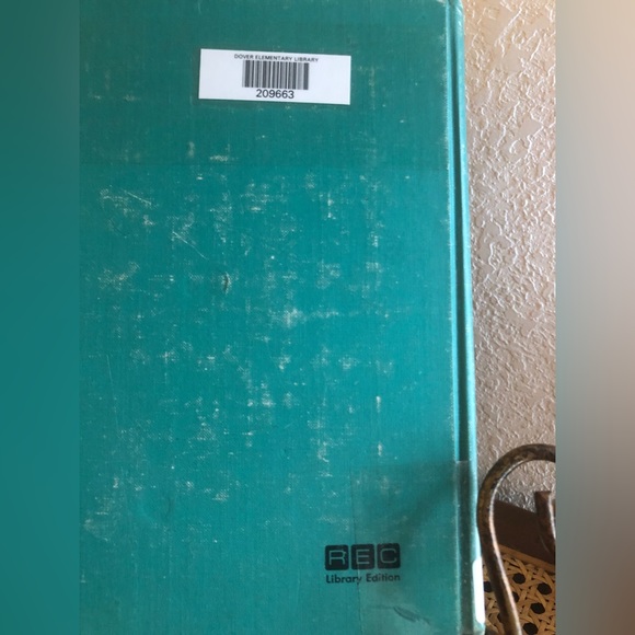 1970 Libby Looks For a Spy Hardback by Catherine Woolley Library Edition USA - Picture 4 of 14